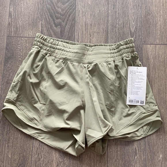 NWT lululemon Hotty Hot Short High Rise Long - Picture 6 of 6